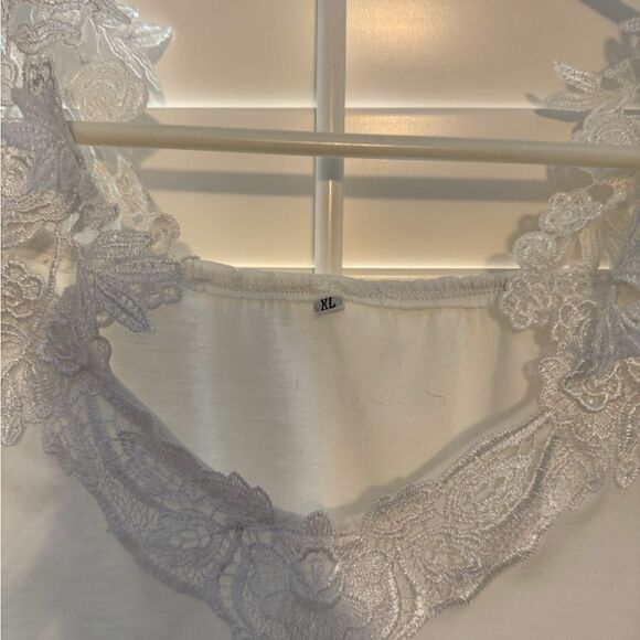 Cream Short Sleeve Tee with Classic Appeal - Picture 2 of 2